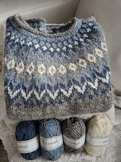 Womens Chunky-Knit 3D Crew-Neck Top With Digital Print