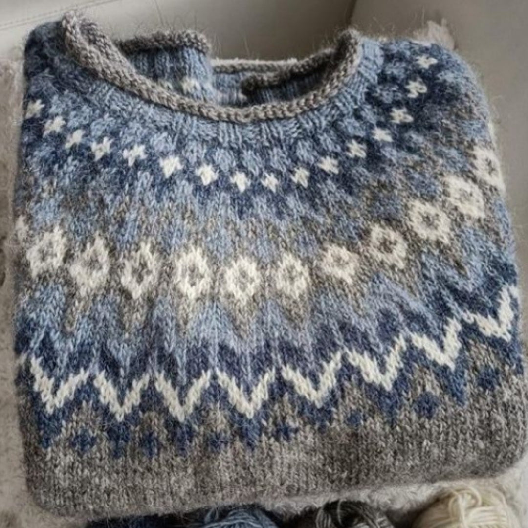 Womens Chunky-Knit 3D Crew-Neck Top With Digital Print